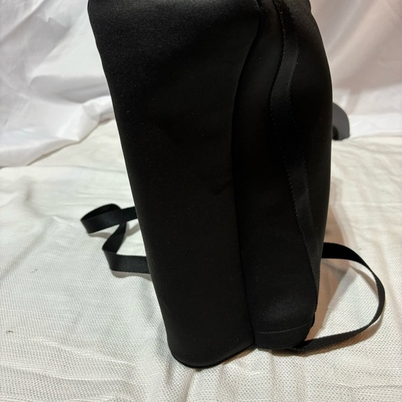 Victoria's Secret Black Insulated Cooler Tote Bag NWOT - Picture 4 of 9